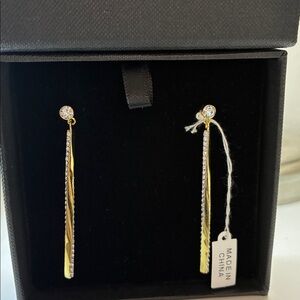 Mary Kay Elegant Gold Drop Earrings- New!